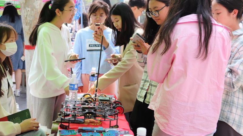制造业数字化转型的关键：如何选择合适的咨询公司**